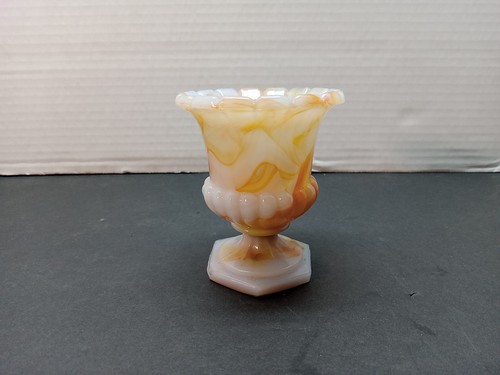 Akro agate 764 - urn, mini