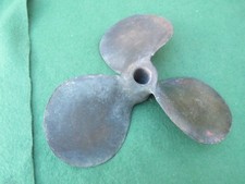 SMALL BRONZE THREE BLADED