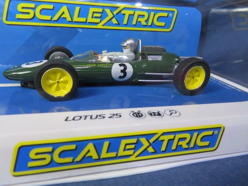 New scalextric c4083 team - scalextric,