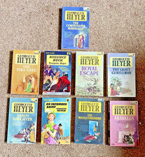 9 Vintage Georgette Heyer Pan