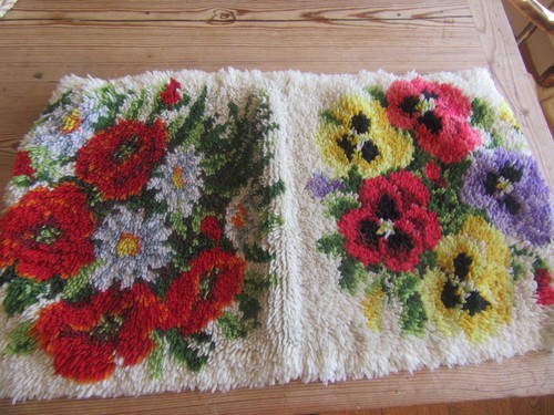 Small vintage floral latch - small,