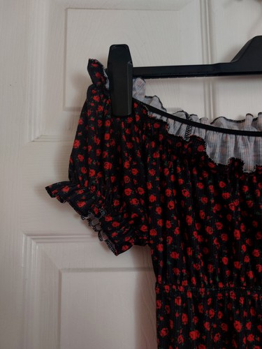 Boohoo red and black - and, flower