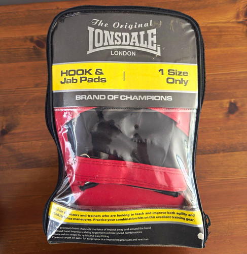Lonsdale hook jab - lonsdale, focus