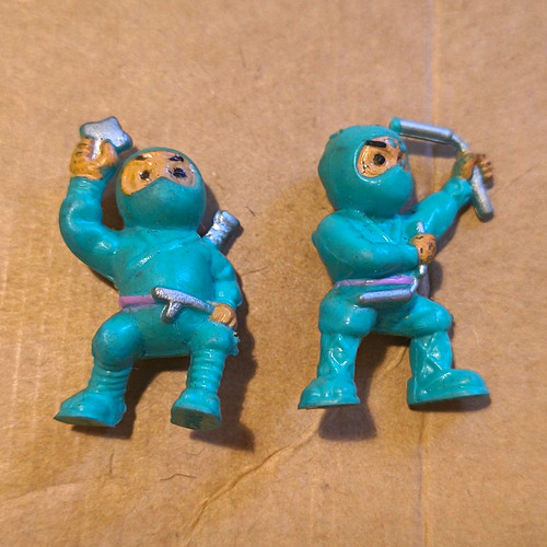 Lot green ninja figurine - 2,