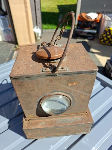 Railway signal lamp - signal,