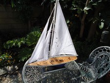 Model Yacht Blue & White Hull