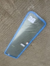 GENUINE LAND ROVER DEFENDER FRONT WINDSCREEN TINTED GLASS NOT HEATED – LR042725