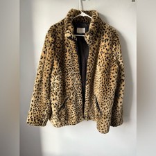VTG White Stag Leopard Print