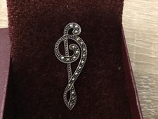 PAST TIMES VINTAGE ART DECO SILVER 925 SILVER CLEF BROOCH SET WITH MARCASITE 