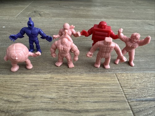 E muscle men - m.u.s.c.l.e.,