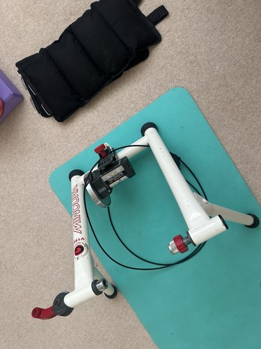 Minoura v150 turbo trainer - minoura,