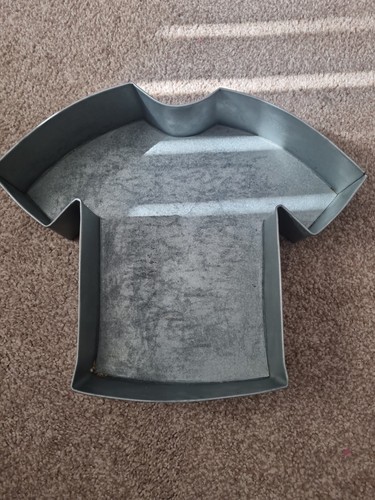 Wilton shaped cake tin - cake, t-shirt