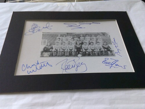 Sheffield united signed and - ,
