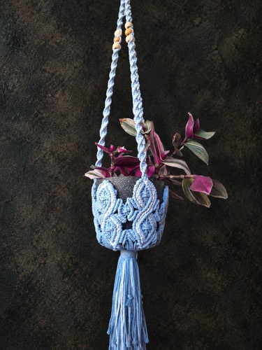 Medium macrame plant hanger - medium,