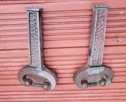 Cast iron fire - cast,