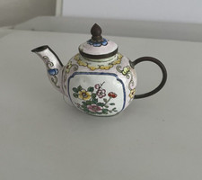 MINIATURE COLORFUL ENAMEL TEAPOT - SIGNED B. YEE CHINA