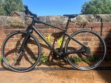 Specialized Sirrus 4.0 (2022) – Medium – Satin Black / Smoke - Ideal Condition