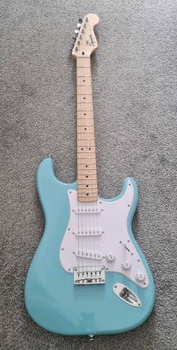 Squier fender sonic - by,