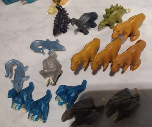 Kinder joy jurassic - joy,