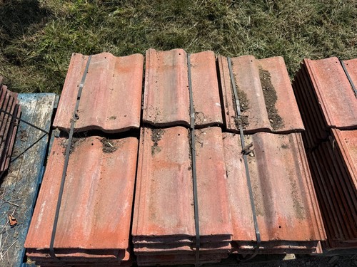 Clay roof pantiles