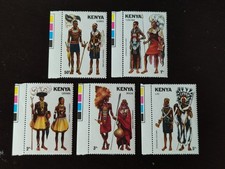 6604 - Kenya Kenya - 1981 - Mi 205/209 - Festive costumes - MNH
