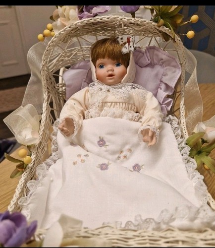 Ashton drake porcelain baby - ashton,