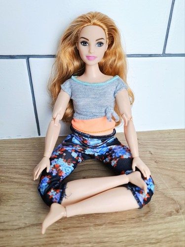 Barbie curvy yoga - yoga, floral