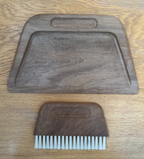 VINTAGE MCM MODERN WOODEN CRUMB CATCHER & BRUSH SET TABLE DUSTPAN & BRUSH