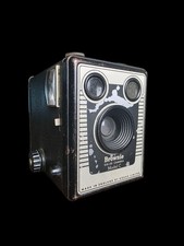 Vintage Kodak Brownie Six-20 Camera Model C & Collectible Box Camera Display