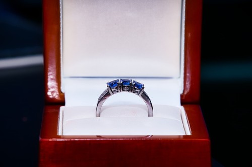 White gold stone tanzanite - white,