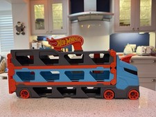 Hot Wheels Speedway Hauler