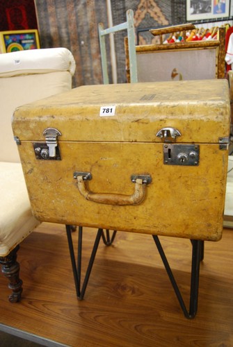 Vintage upcycle metal legs - vintage,