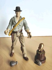 Disney Indiana Jones Raiders Of The Lost Ark - Indy, Idol, Stand, Bag & Machete 