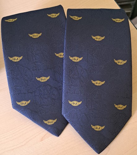 Raob tie dark blue with - tie,