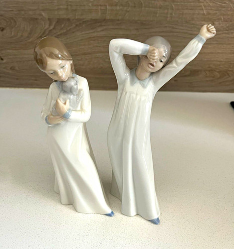 Nao pair porcelain - 2, girl