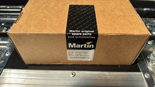 Yellow flag pair - martin, mac