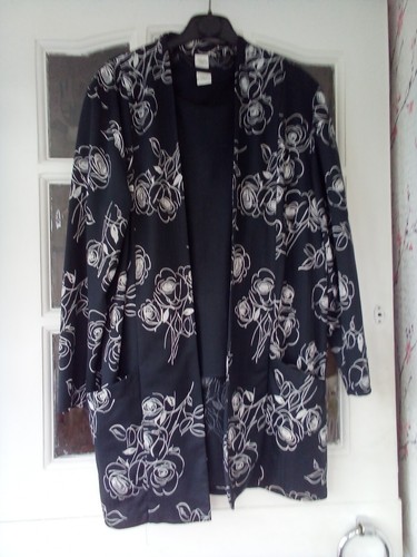 Ladies twin set size - twin,