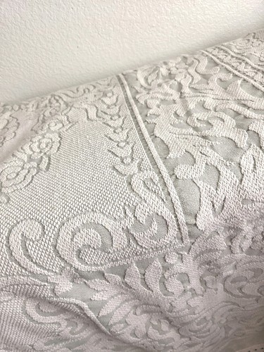 Vtg matelasse bedspread 86x110 - vtg,