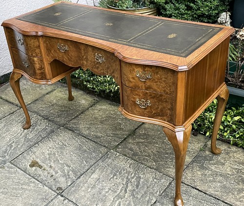 Superb rare walnut - , art