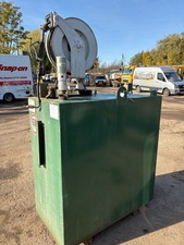 2 700L BUNDED OIL TANKS WITH PNEUMATIC PUMPS REELS