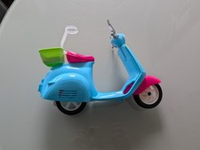 Barbie HGM55 Fashionistas Scooter