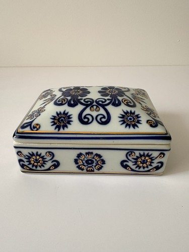 Ceramic lidded trinket box - ceramic,