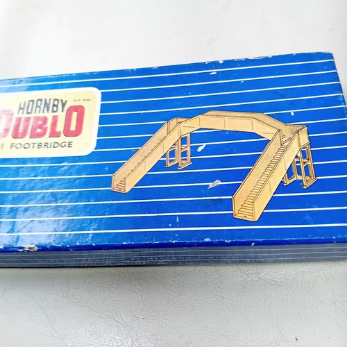 Hornby dublo boxed - dublo, footbridge