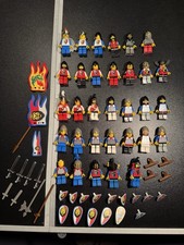 32 Vintage 1980/1990s Lego Minifigures Variety Bundle. Army/knights/castle