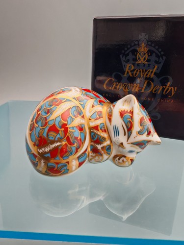 Royal crown derby - crown, contented