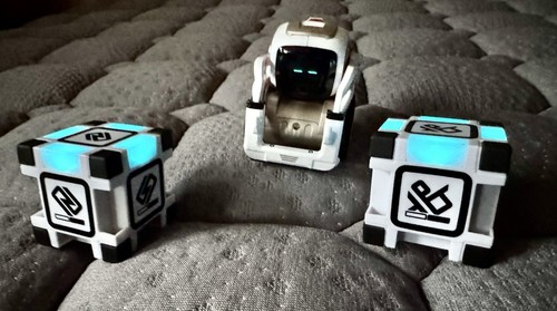 Cozmo anki robot cubes - anki, ai