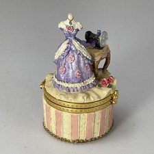 VTG Victorian Trinket Box W/