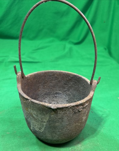 Antique cast iron - smelting, pot