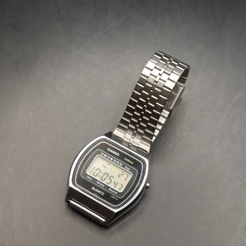 Casio vintage digital watch - casio,
