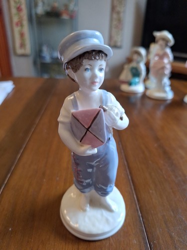 Coalport small figurine ready - coalport,